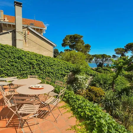 Holiday home Cozy In With Outdoor Swimming Pool
