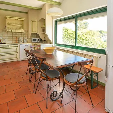 Holiday home Cozy In With Outdoor Swimming Pool *