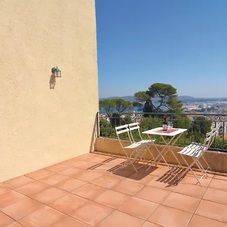 Holiday home Cozy In With Outdoor Swimming Pool Sete